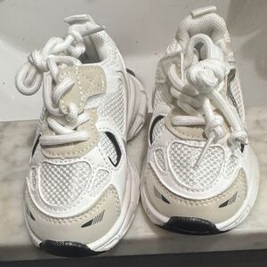 Toddler white shoes